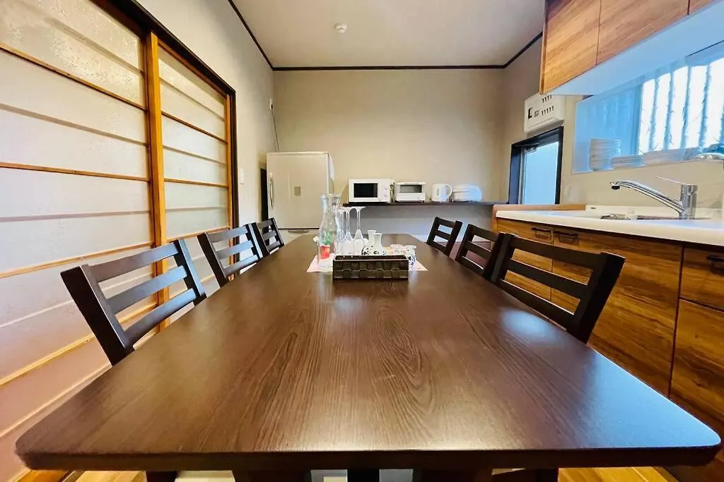 箱根芦ノ湖畔天然温泉にごり湯の隠れ宿「九十九湖畔荘」Hakone Lake Side Villa & Hot Springs
