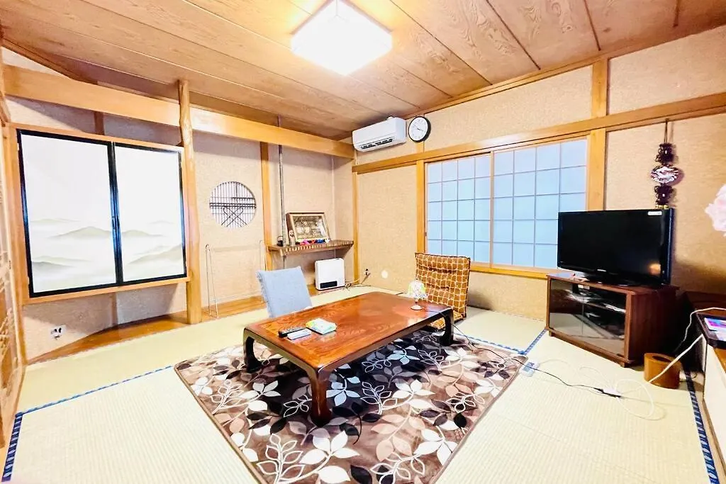 箱根芦ノ湖畔天然温泉にごり湯の隠れ宿「九十九湖畔荘」Hakone Lake Side Villa & Hot Springs Japan